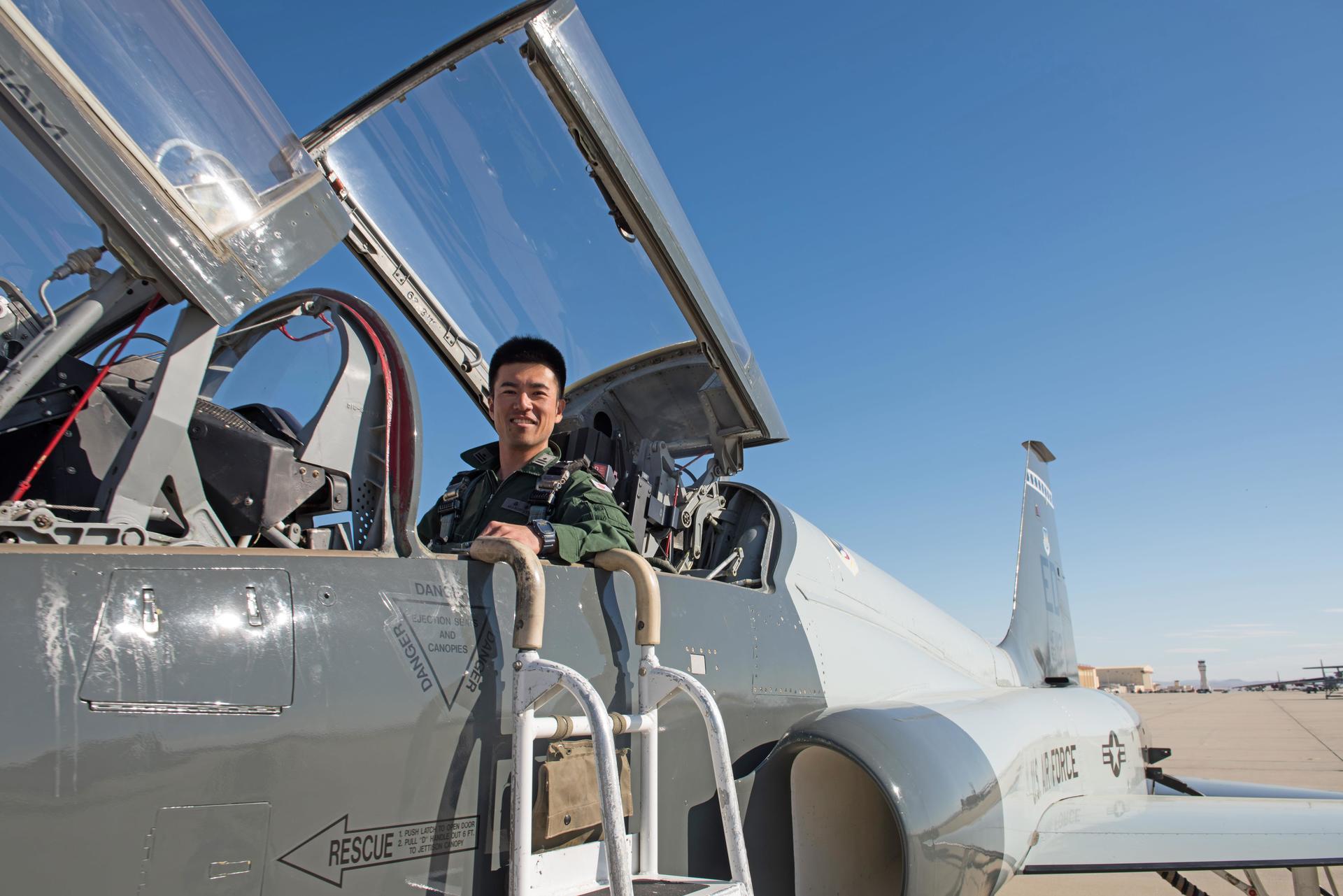 空自のテストパイロットがアメリカ エドワーズ空軍基地を訪問 小牧基地を撮りに行こう