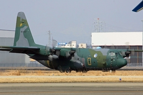 小牧基地のC-130が支援物資を運んでます: 小牧基地を撮りに行こう!!