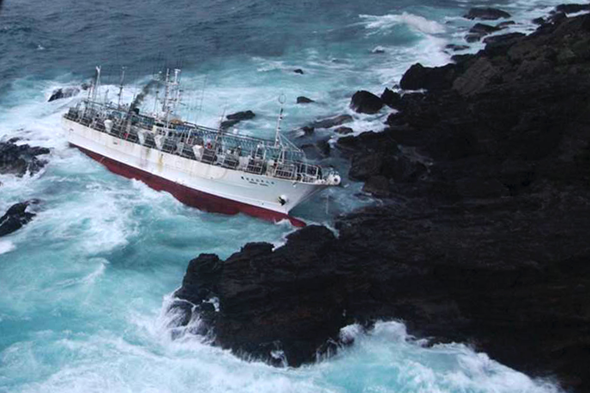 航空自衛隊小松救難隊 輪島港沖で遭難した漁船の乗組員を救う 小牧基地を撮りに行こう